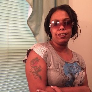 Meet your Posher, Crystal